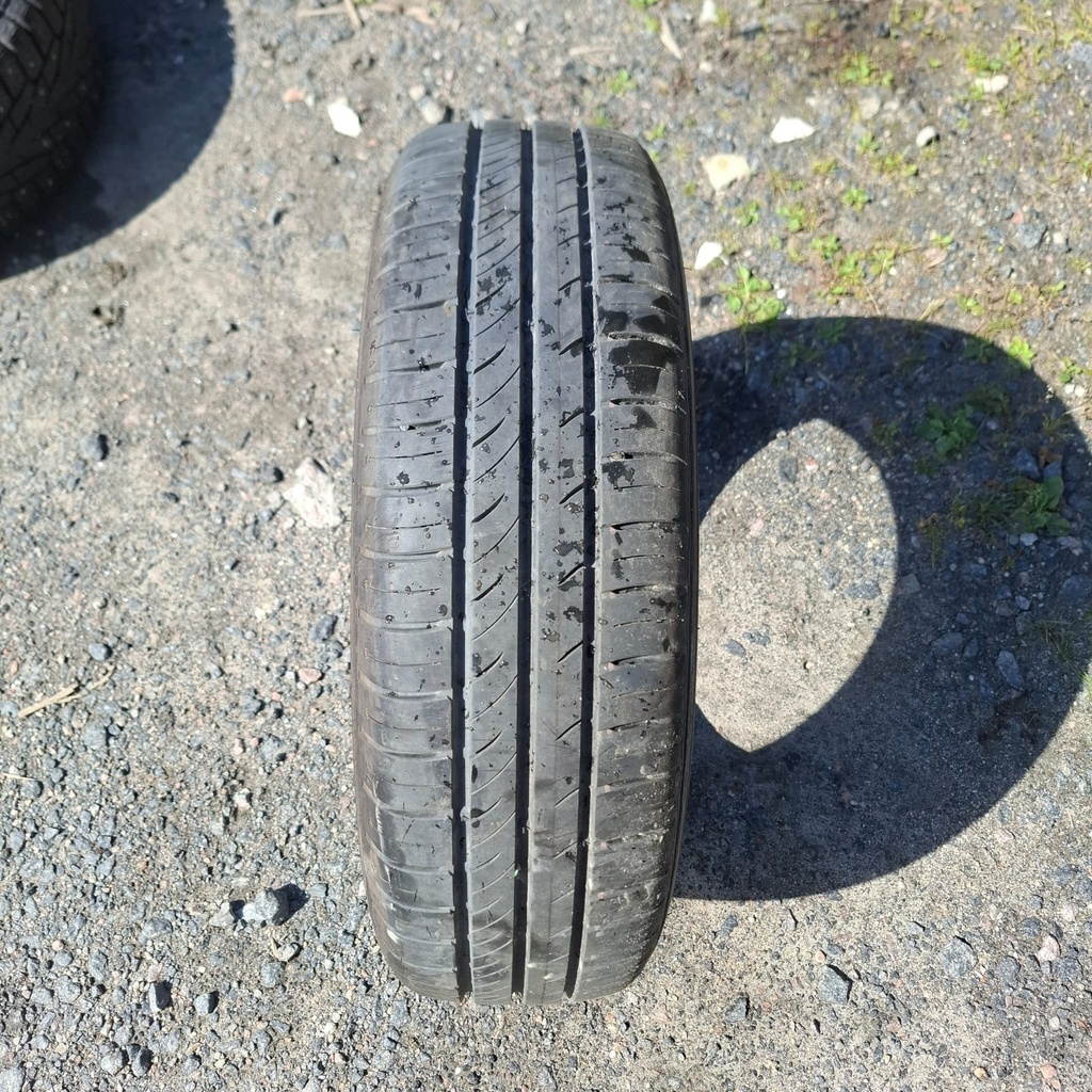 185/65R15 88T Kumho EcoWing ES31Käytetty kesärengas 8mm DOT-21