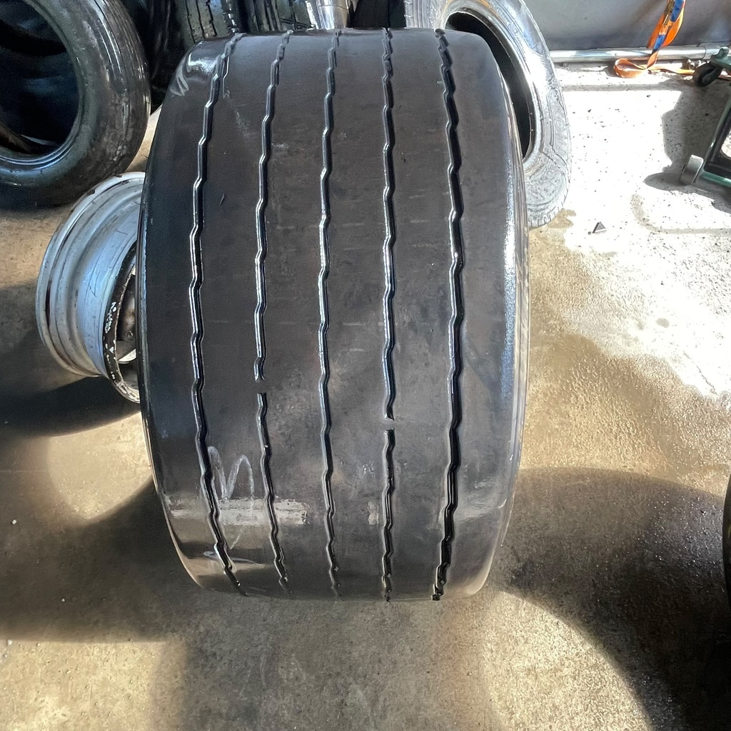 445/45R19.5 160J Hankook Smart Flex TH31 Käytetty KA-rengas trailer 3mm DOT-23