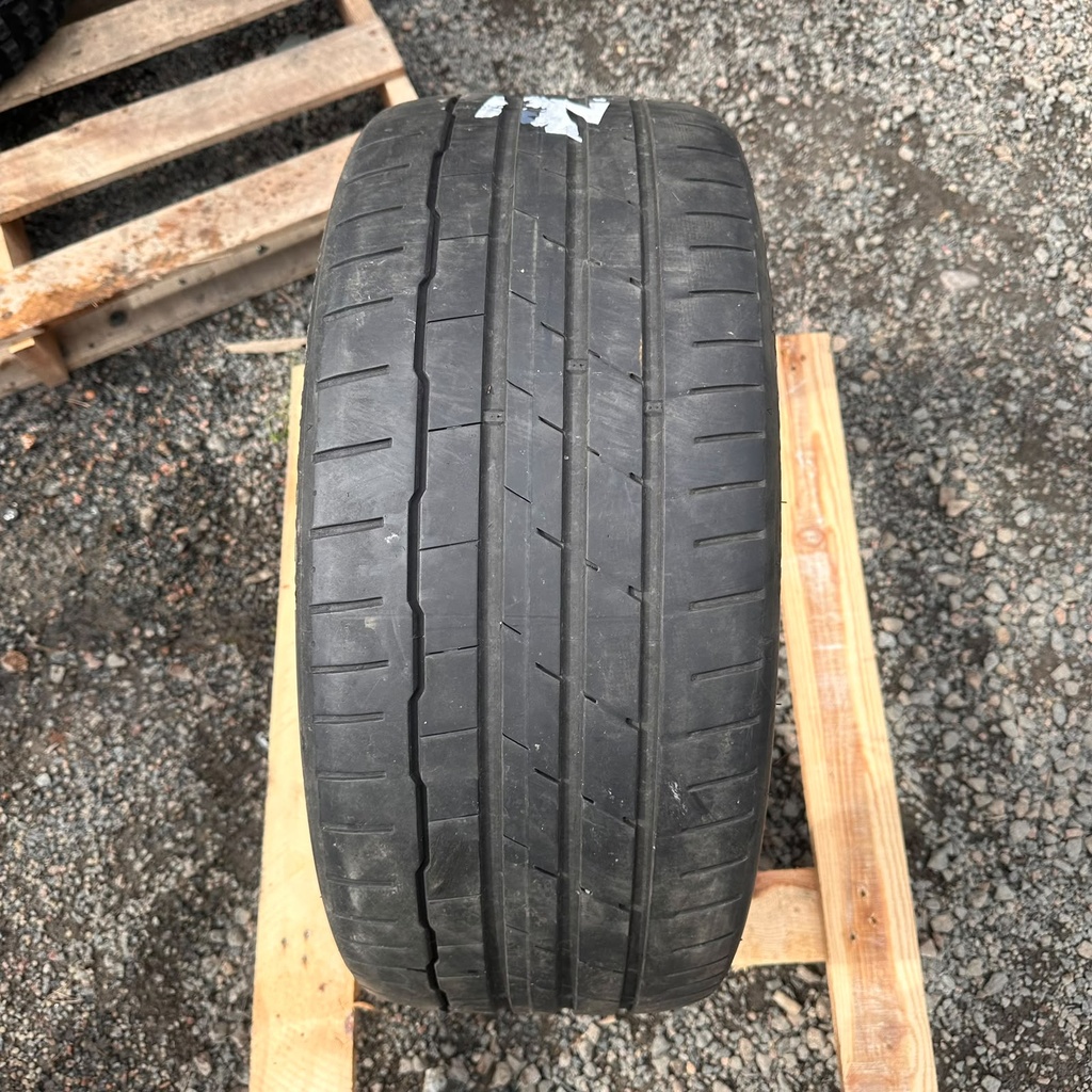 235/40R19 96W Hankook Ventus S1evo3 Käytetty kesärengas 4mm DOT-22