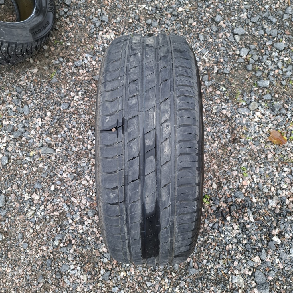 215/60R16 99V XL Nokian Hakka Blue Käytetty kesärengas 6-7mm DOT-12