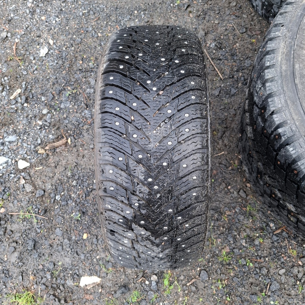 205/50R17 93T Nokian Tyres Hakkapeliitta  10 Käytetty nastarengas 8mm DOT-22