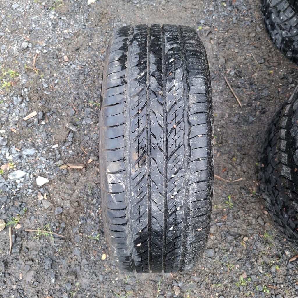215/55R17 94V Toyo Open Country U/T Käytetty kesärengas 7mm DOT-21