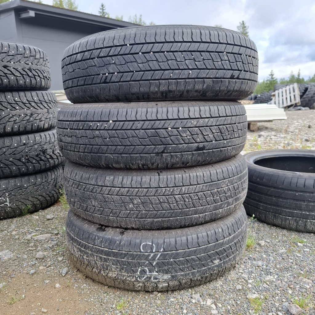 215/70R16 100H Yokohama Geolandar G033 Käytetty kesärengas 4-5mm DOT-19