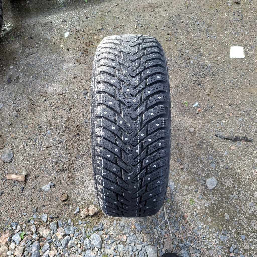 195/55R16 87T Nokian Hakkapeliitta 8 Ajamaton nastarengas DOT-13