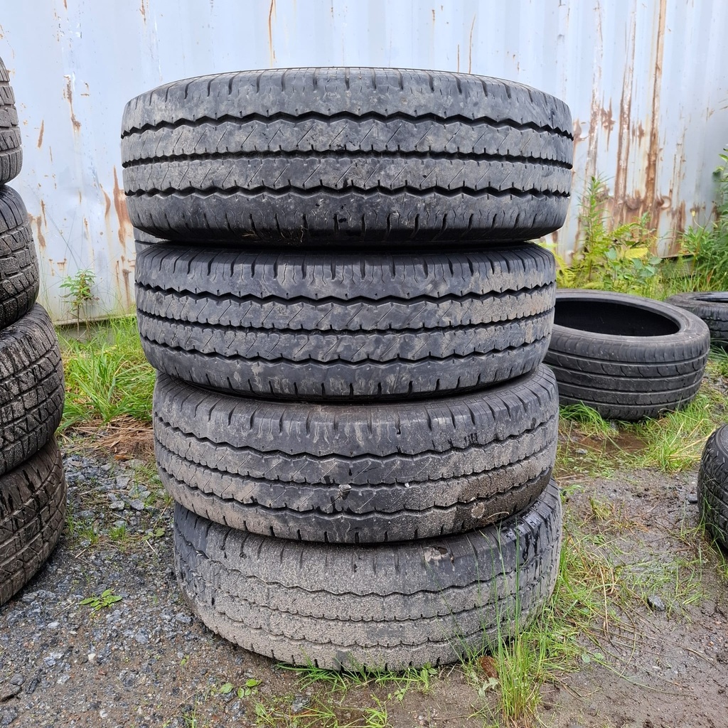 215/75R16C 113/111R Hankook RA08 Radial Käytetty kesärengas 7-8mm DOT-00