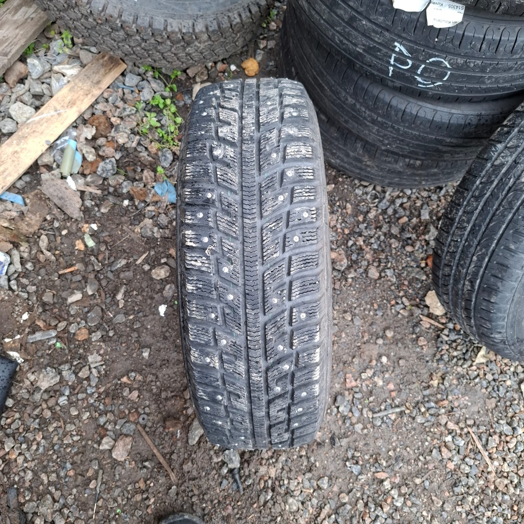 185/65R14 86T Kumho I zen kv22 Käytetty nastarengas 7-8mm DOT-11