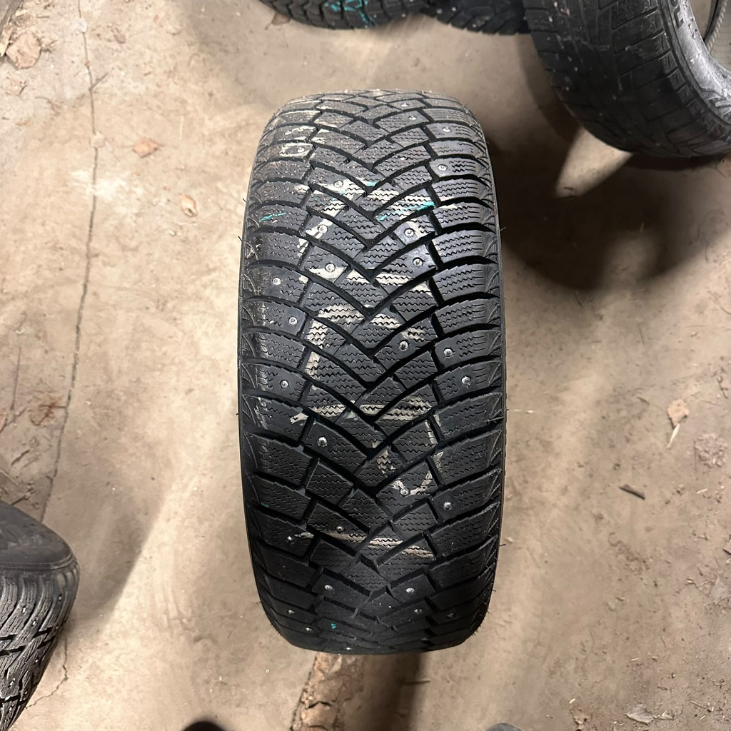 185/55R15 86T XL Linglong Green-Max Winter Grip Käytetty nastarengas 8-9mm DOT-14