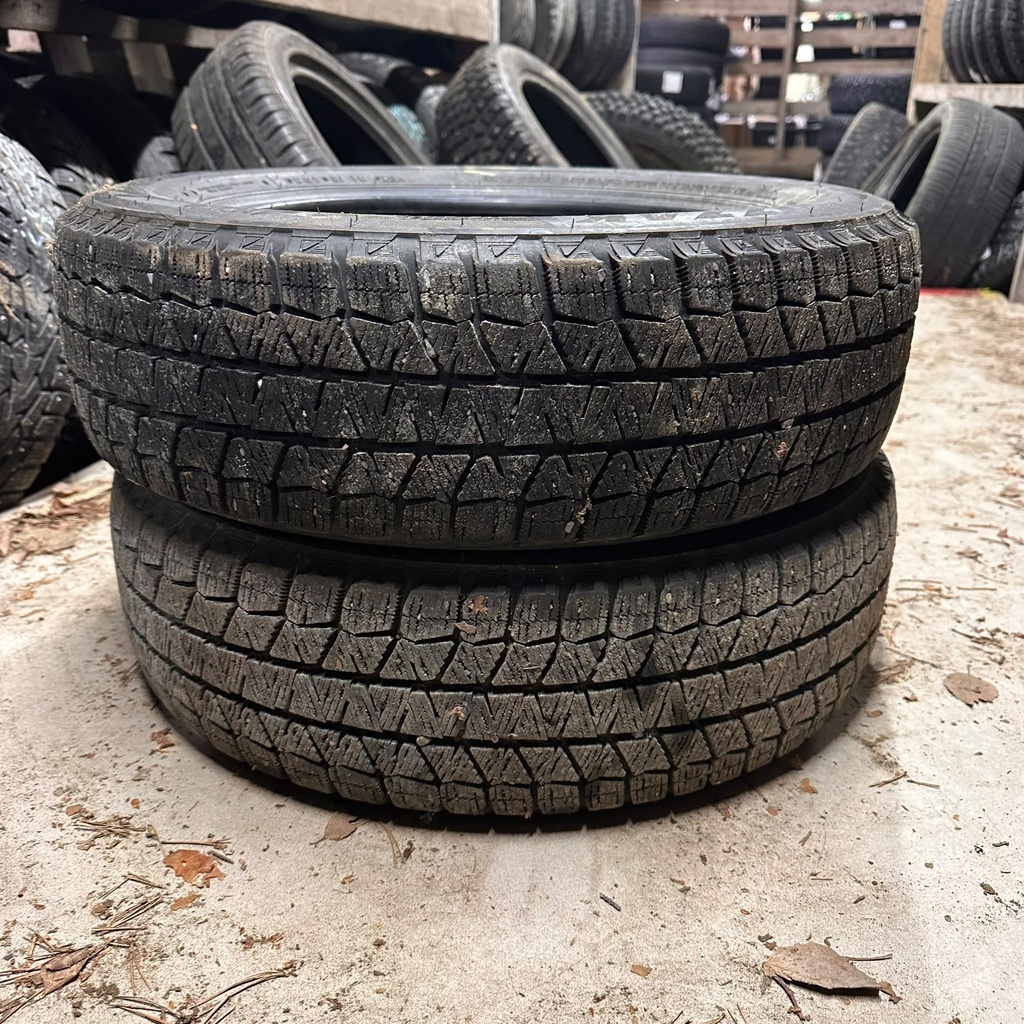 175/65R15 84H Bridgestone Blizzak WS80 Käytetty kitkarengas 7mm DOT-17