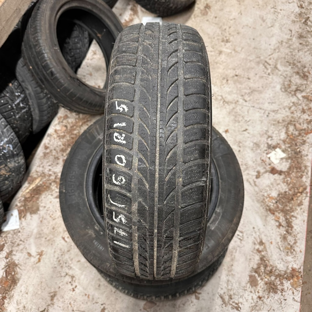 175/60R15 81H Hankook IceBear W440  Käytetty kitkarengas 5-6mm DOT-08