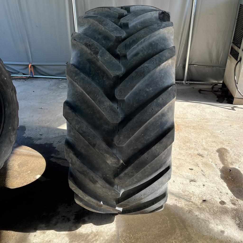 600/70R30 159D Michelin AXIOBIB Käytetty rengas 25mm DOT-17 (Pintapaisettu)