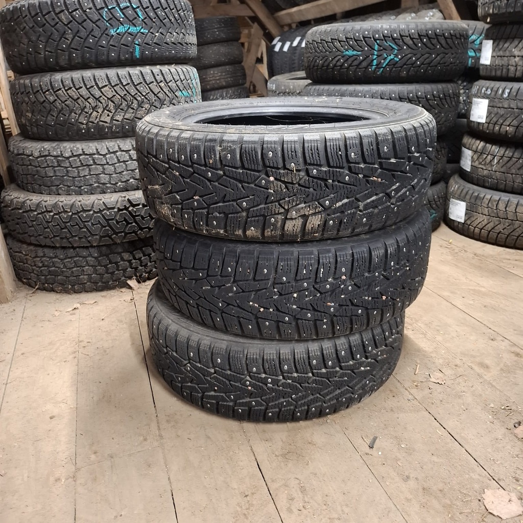 185/60R15 88T XL Nokian Hakkapeliitta 7 Käytetty nastarengas 7-8mm DOT-09
