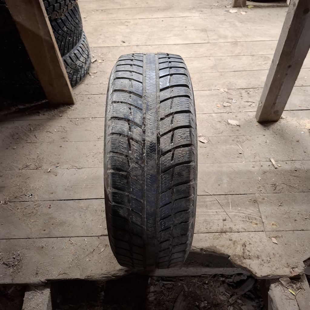 185/65R15 88T Michelin Alpin Käytetty kitkarengas 5mm DOT-07