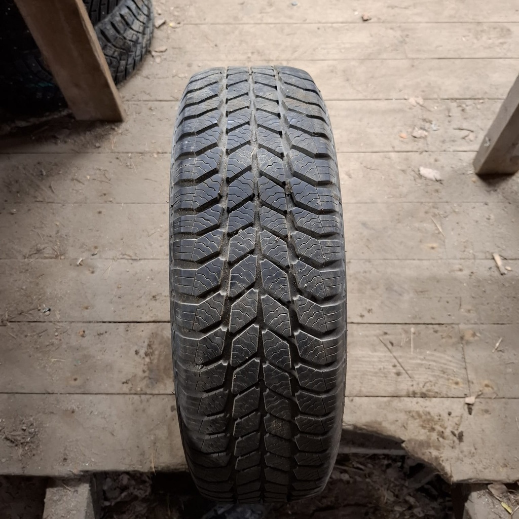 185/65R15 88Q Goodyear UltraGrip Käytetty kitkarengas 6mm DOT-97