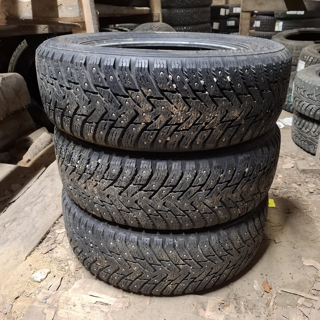 185/65R15 92T XL Nokian Hakkapeliitta 8 Käytetty nastarengas 5-7mm DOT-13 ja -15