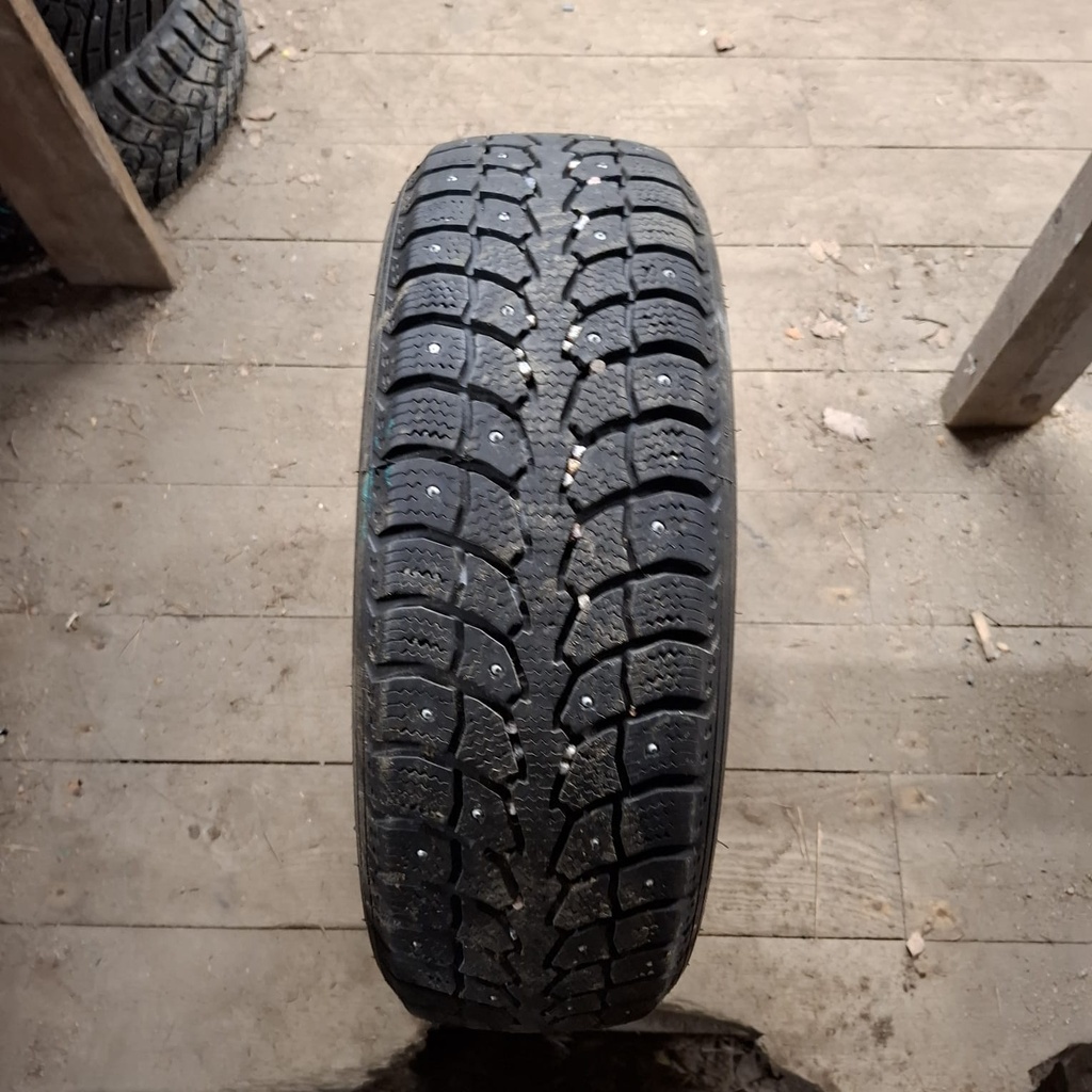 185/65R15 88T Rovelo RWS-677 Käytetty nastarengas 7mm DOT-16