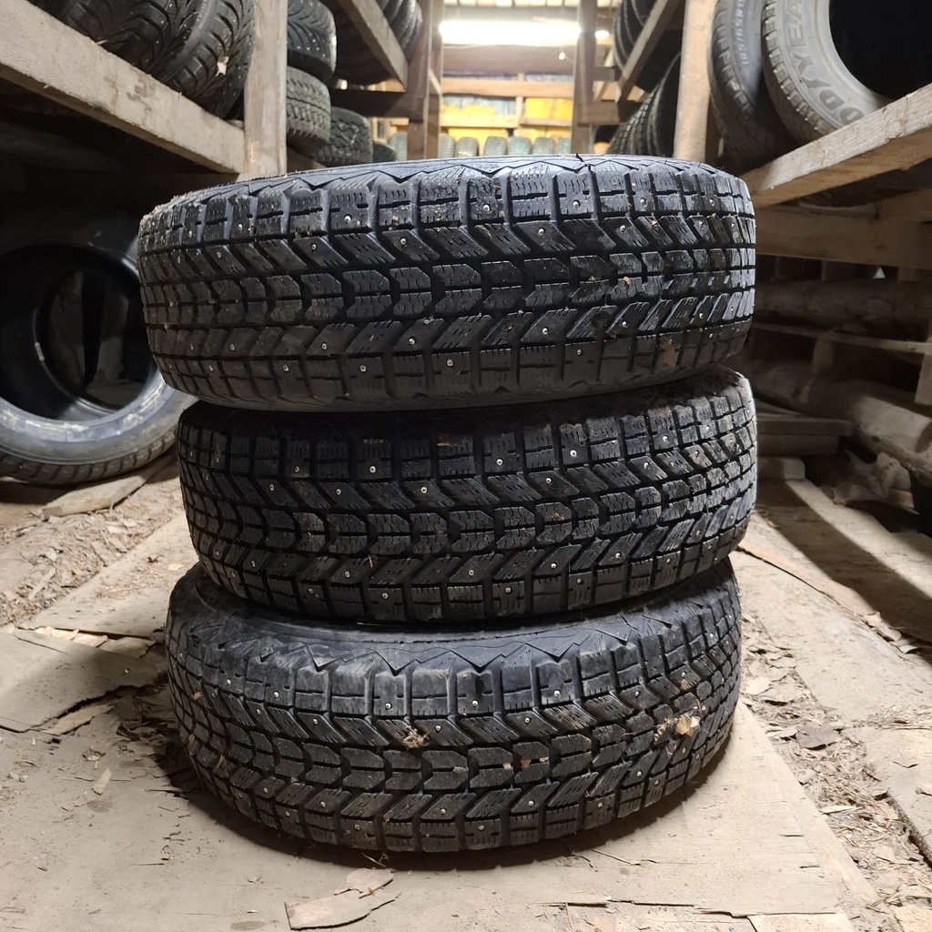 185/65R15 88S Firestone Winter Force Käytetty nastarengas 5-7mm DOT-16