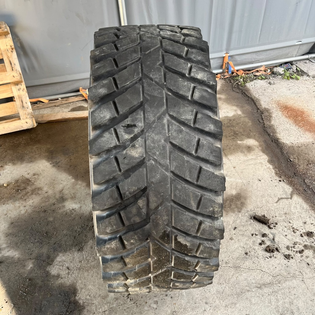 420/65R24 151A8 146D Nokian TRI 2  Käytetty palapintarengas 6mm DOT-07 Tubeless (Paistokorjattu)