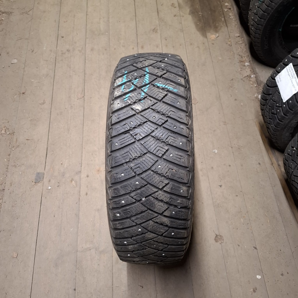 195/65R15 91T Goodyear Ultragrip Ice Arctic Käytetty nastarengas 7,5mm DOT-14