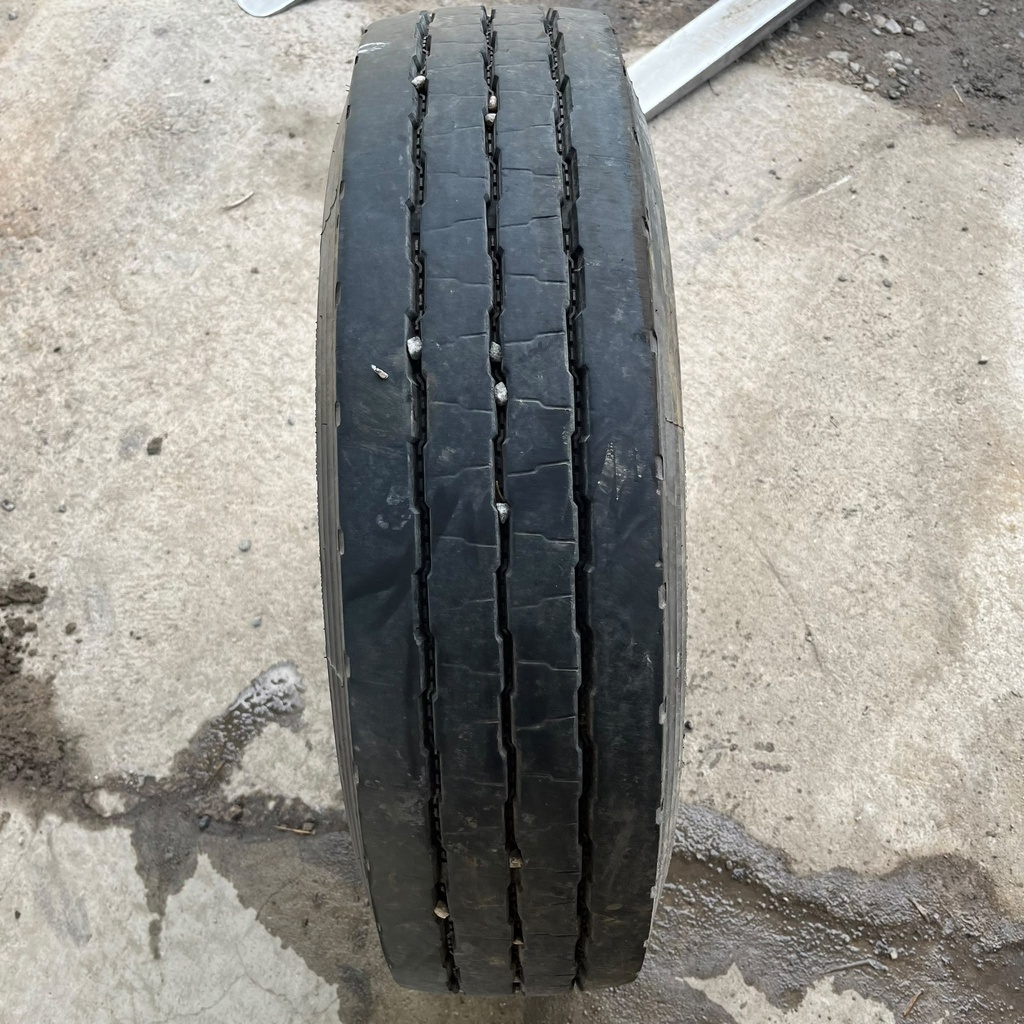 9.5R17.5 143/141J Hankook TH10 Käytetty KA-rengas Trailer 6mm DOT-11