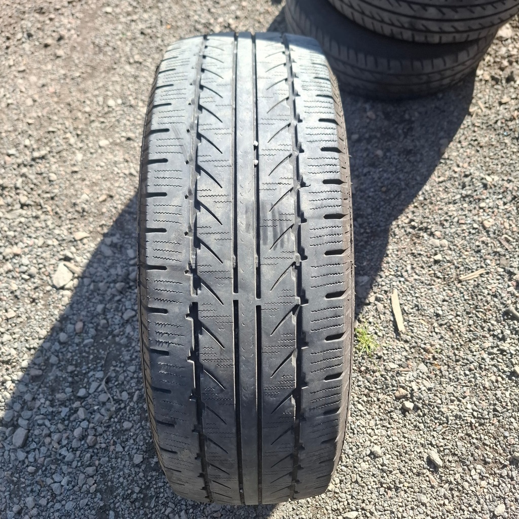 225/65R16C 112/110T Nankang Snow SL-6 Käytetty kitkarengas 4mm DOT-18