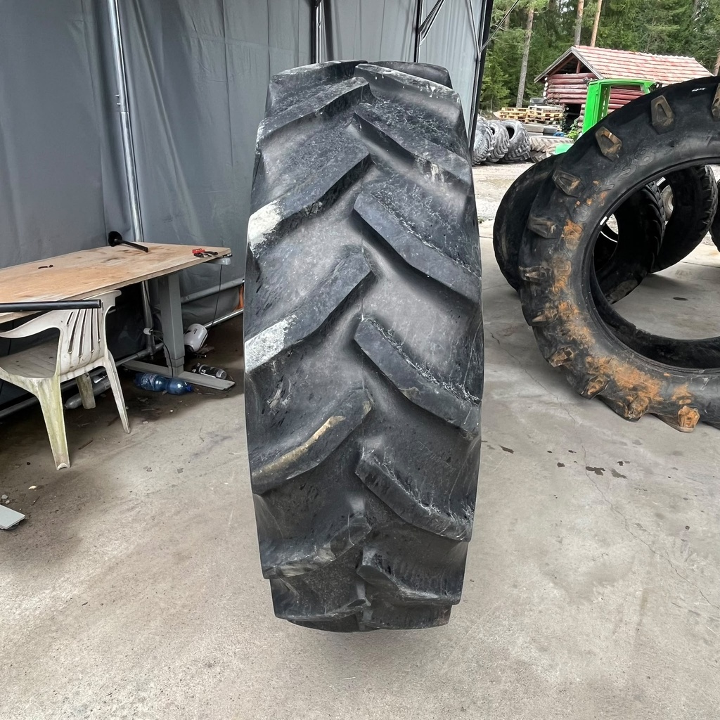 480/70R38 145A8 GoodYear DT810 Käytetty rengas 38mm Tubeless (Vanha, Ei kuivumaa)