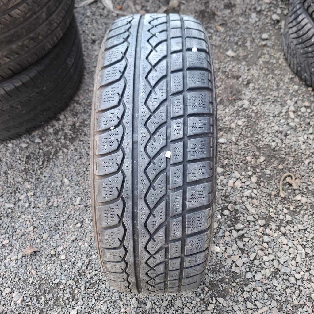 185/65R14 86T Yokohama AVS Winter Käytetty kitkarengas 4mm DOT-05