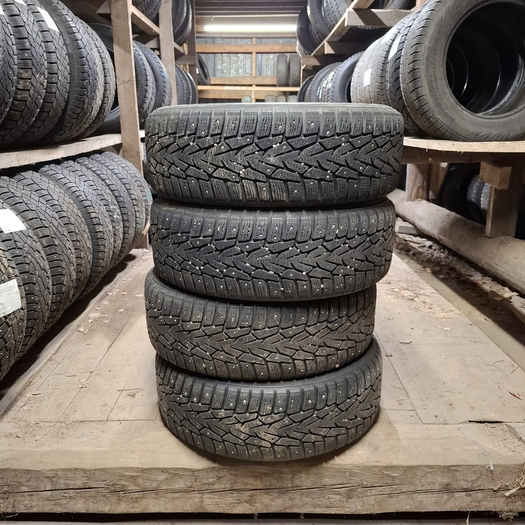 195/65R15 95T XL Nokian Hakkapeliitta 7 Käytetty nastarengas 5-6mm DOT-11 ja -12