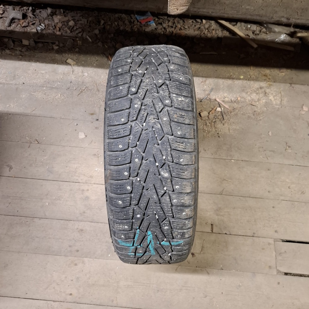 195/65R15 95T XL Nokian Nordman 7 Käytetty nastarengas 5,5mm DOT-17