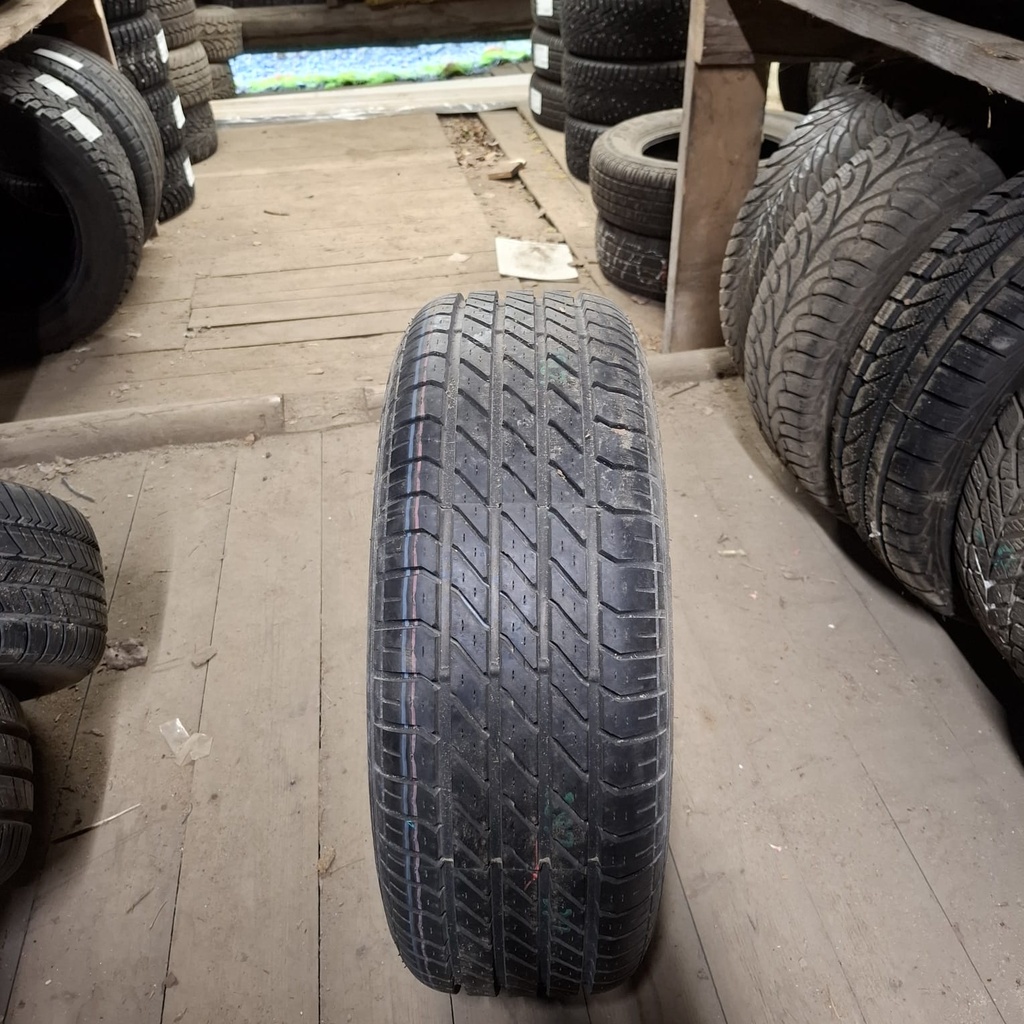 205/60R15 91V Pirelli P600 Ajamaton kesärengas DOT-94