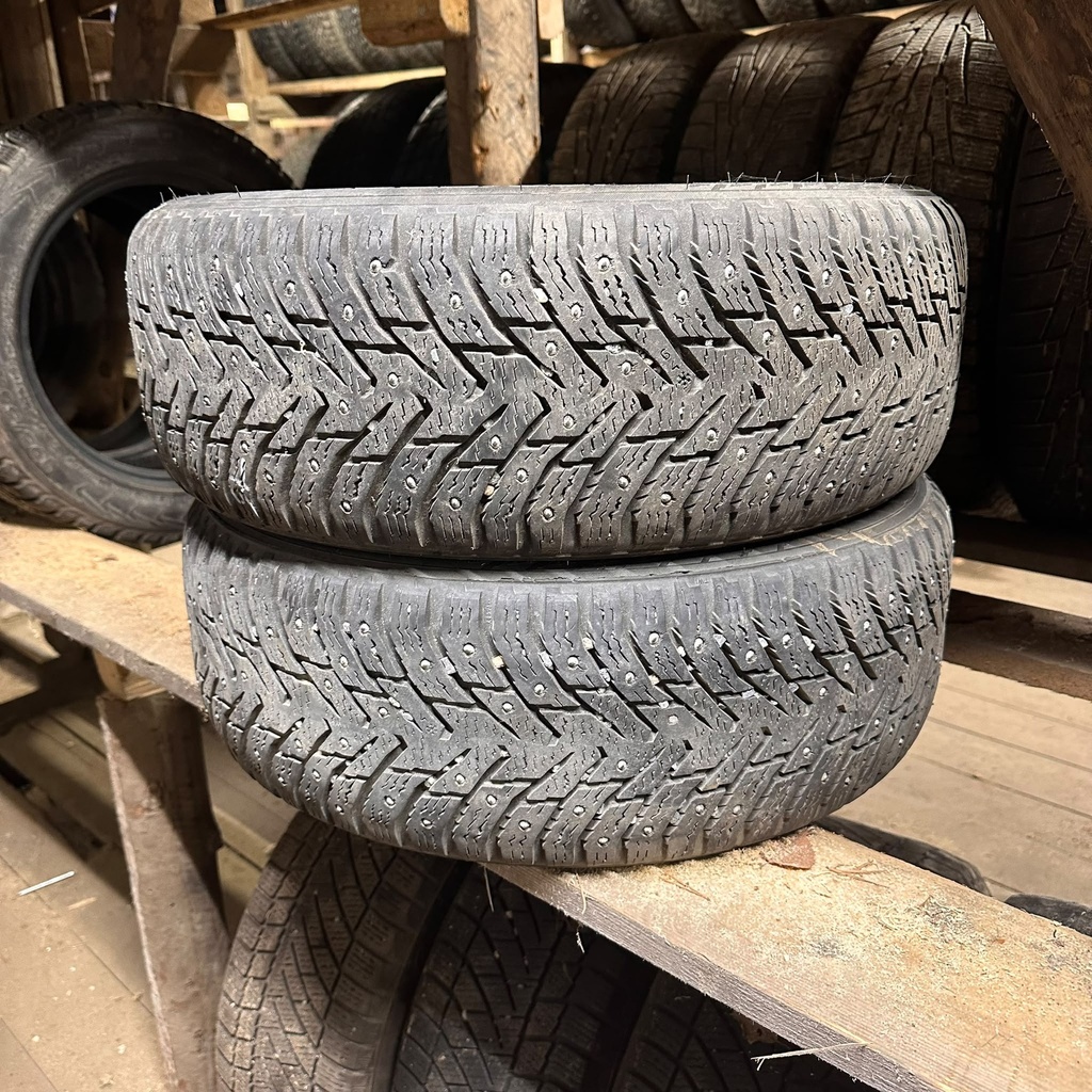 195/55R15 89T XL Nokian Hakkapeliitta 8 Käytetty nastarengas 6-7mm DOT-15