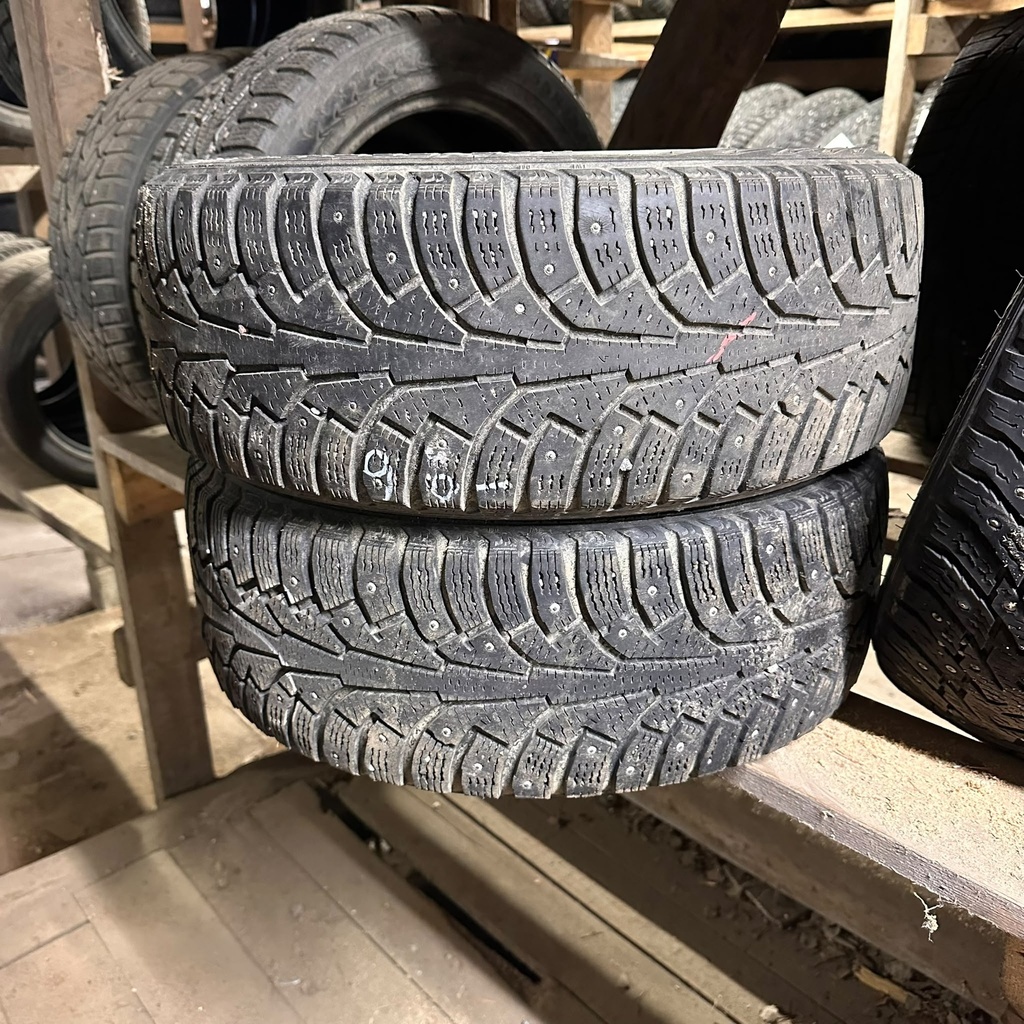 195/55R15 89T XL Nokian Hakkapeliitta 5 Käytetty nastarengas 5-6mm DOT-06