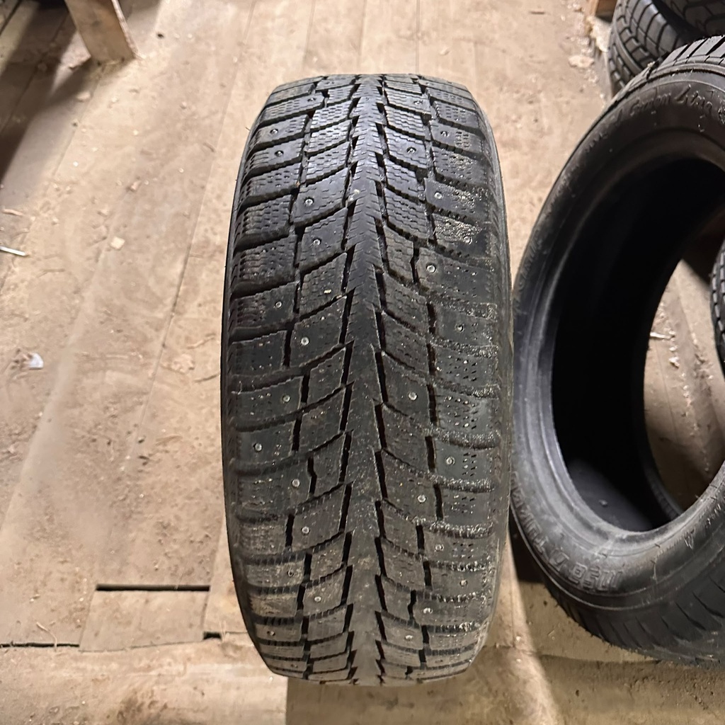 195/55R15 89T XL Nokian Hakkapeliitta 2 Käytetty nastarengas 6mm DOT-06