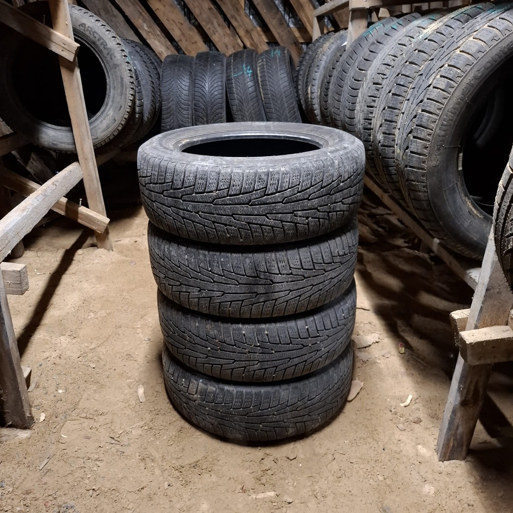 205/60R16 96R XL Nokian Hakkapeliitta R Käytetty kitkarengas 5-6mm DOT-10 ja -11