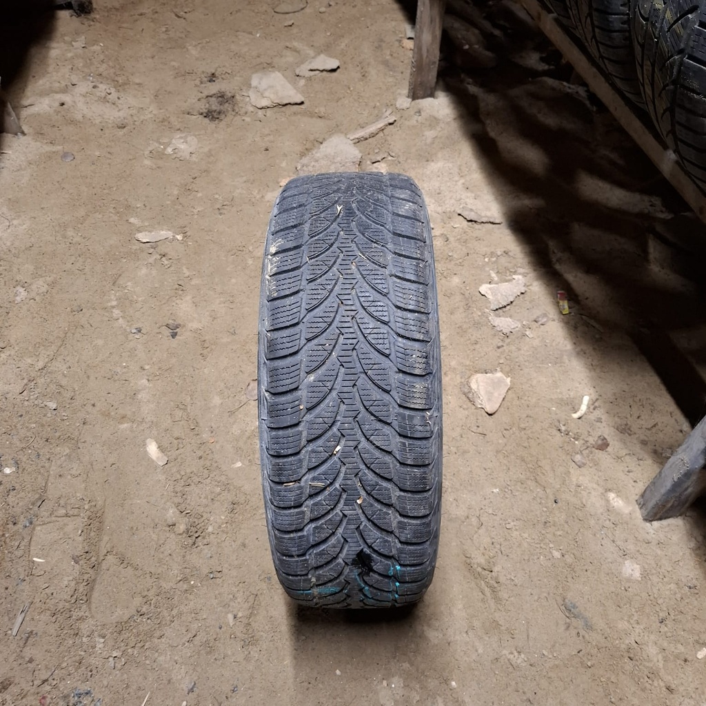 205/60R16 92H Bridgestone Blizzak LM-32 Käytetty kitkarengas 6mm DOT-18