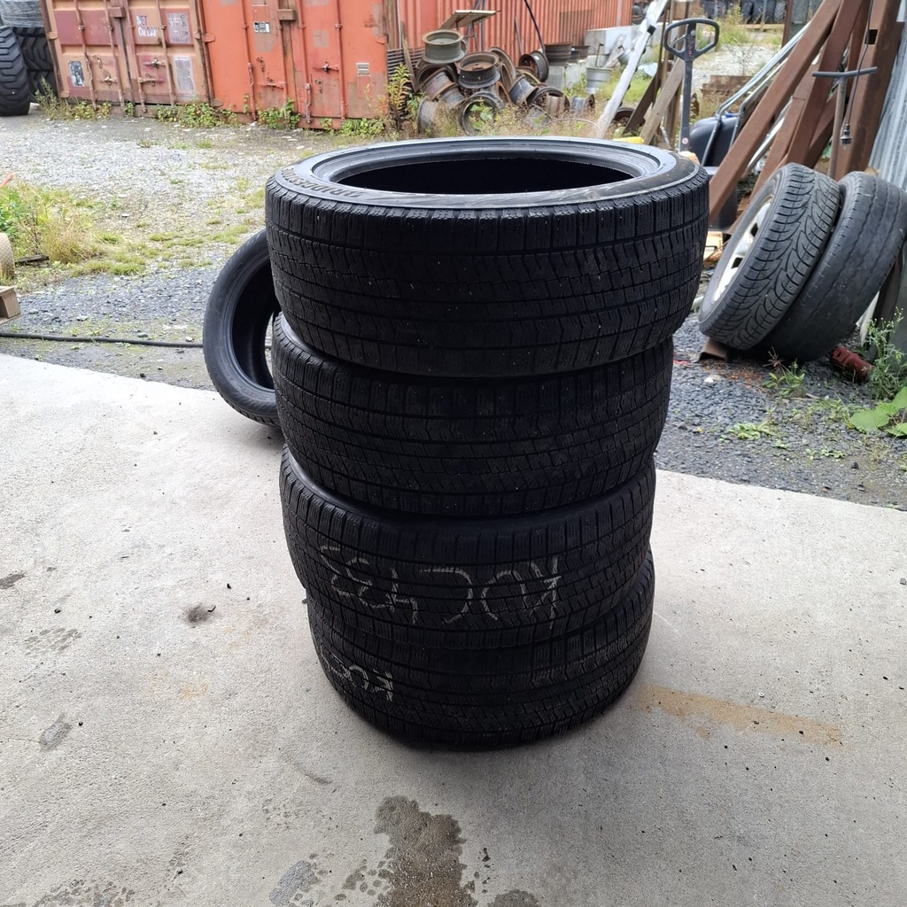 245/45R19 98S Bridgestone Blizzak Ice Käytetty kitkarengas 5-6mm DOT-20