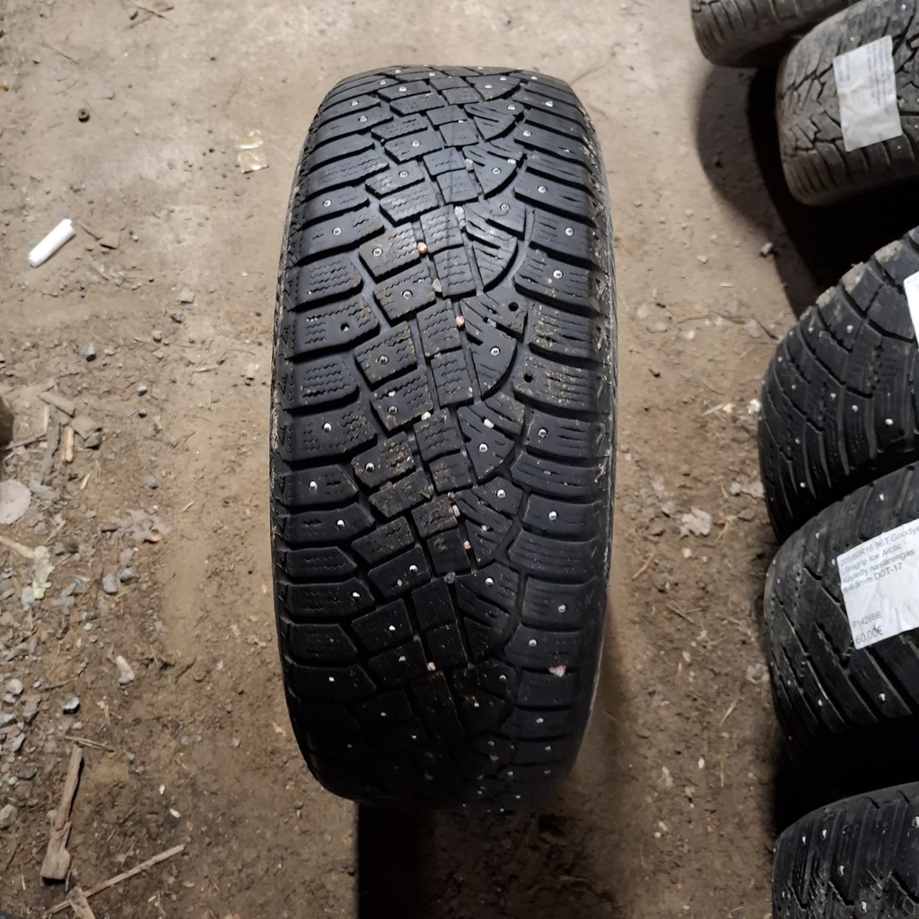 205/60R16 96T XL Continental Icecontact 2 Käytetty nastarengas 5mm DOT-17 (muutama nasta poikki)