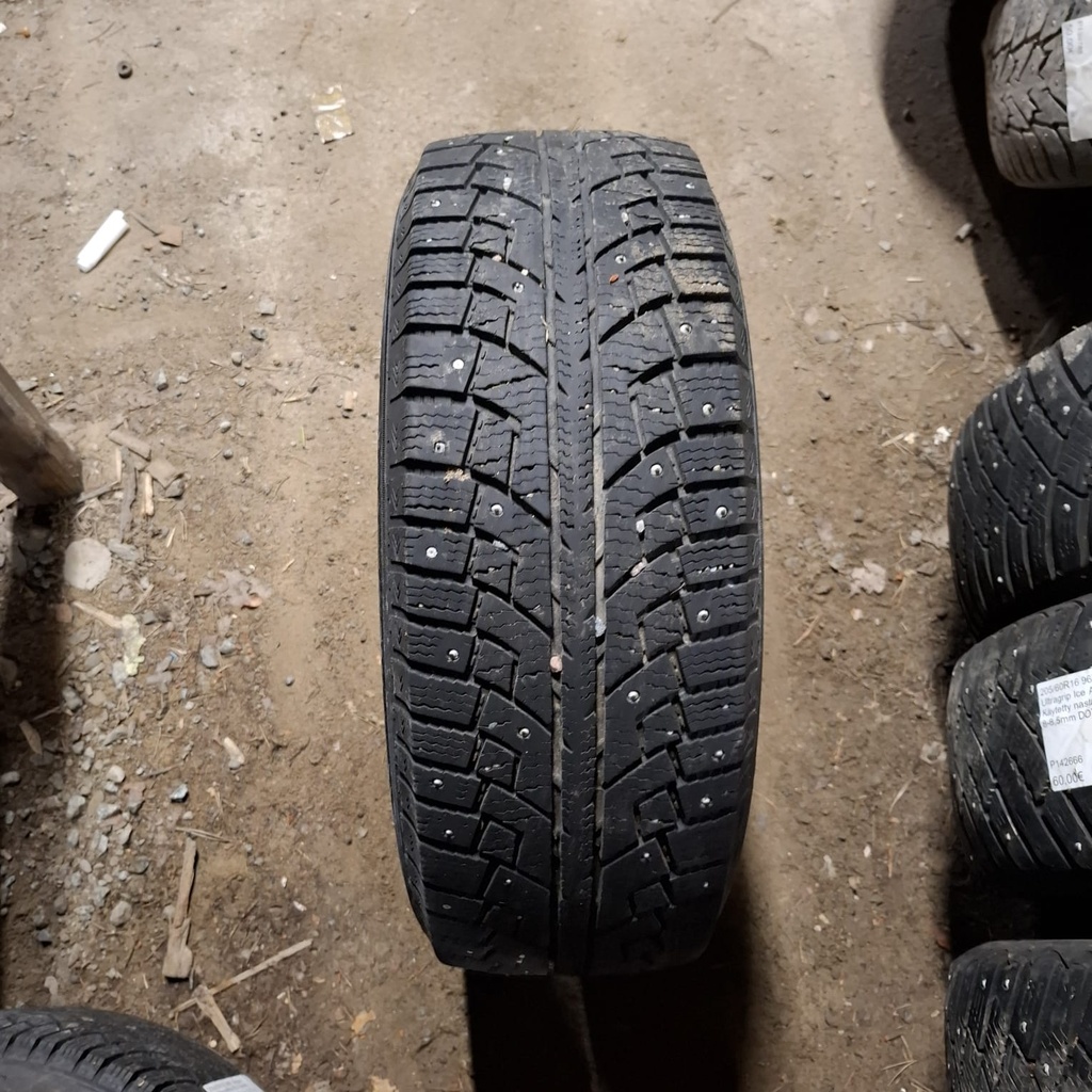 205/60R16 92T Aeolus Challenger Käytetty nastarengas 7mm DOT-15