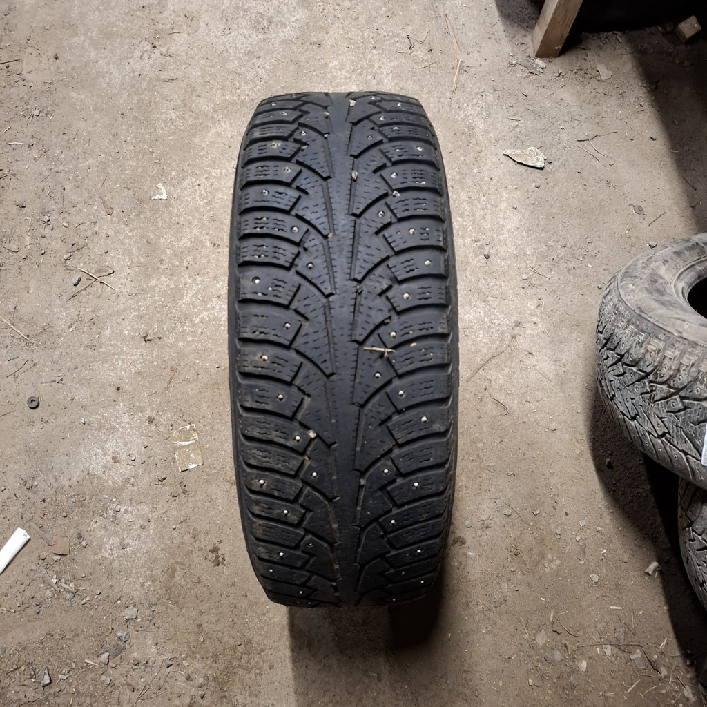 205/60R16 96T XL Nokian Hakkapeliitta 5 Käytetty nastarengas 5mm DOT-09