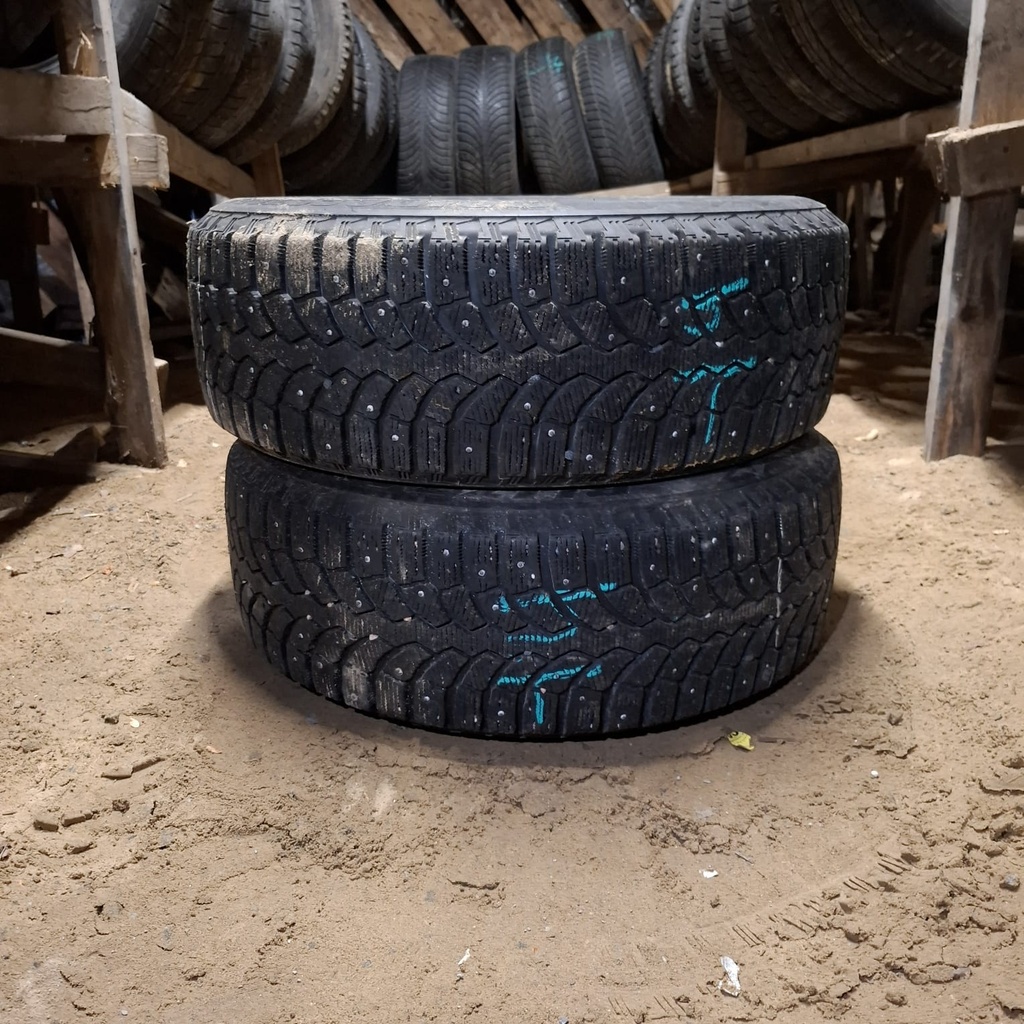 205/60R16 96T XL Bridgestone Blizzak Spike-01 Käytetty nastarengas 6,5mm DOT-14