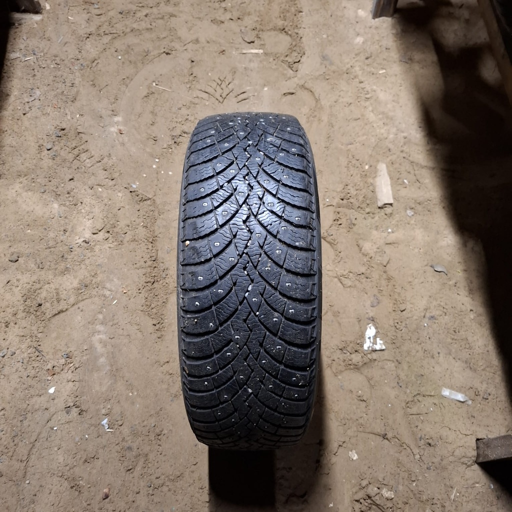 205/60R16 96T XL Pirelli Ice Zero 2 Käytetty nastarengas 7mm DOT-19