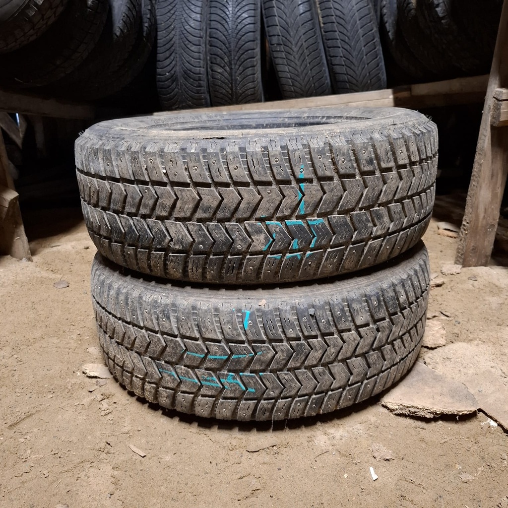 205/60R16 96T Vredestein Arctrac Käytetty nastarengas 4-5mm DOT-13