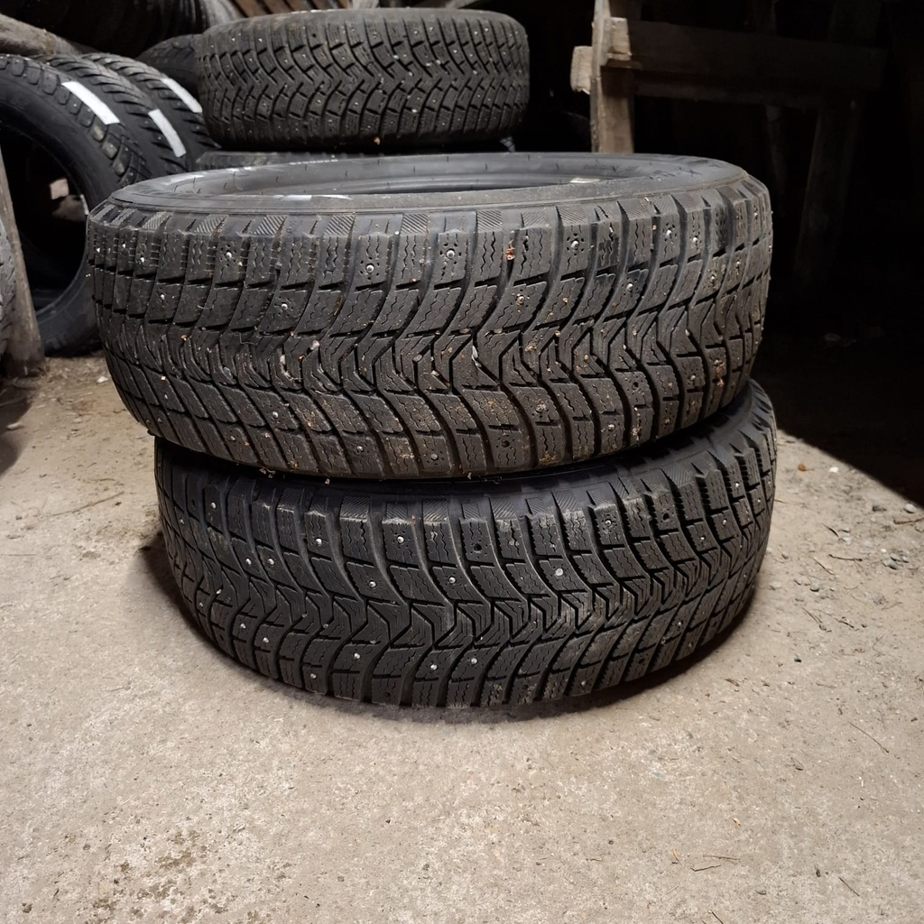 205/60R16 96T XL Michelin X-Ice North 3 Käytetty nastarengas 7mm DOT-16