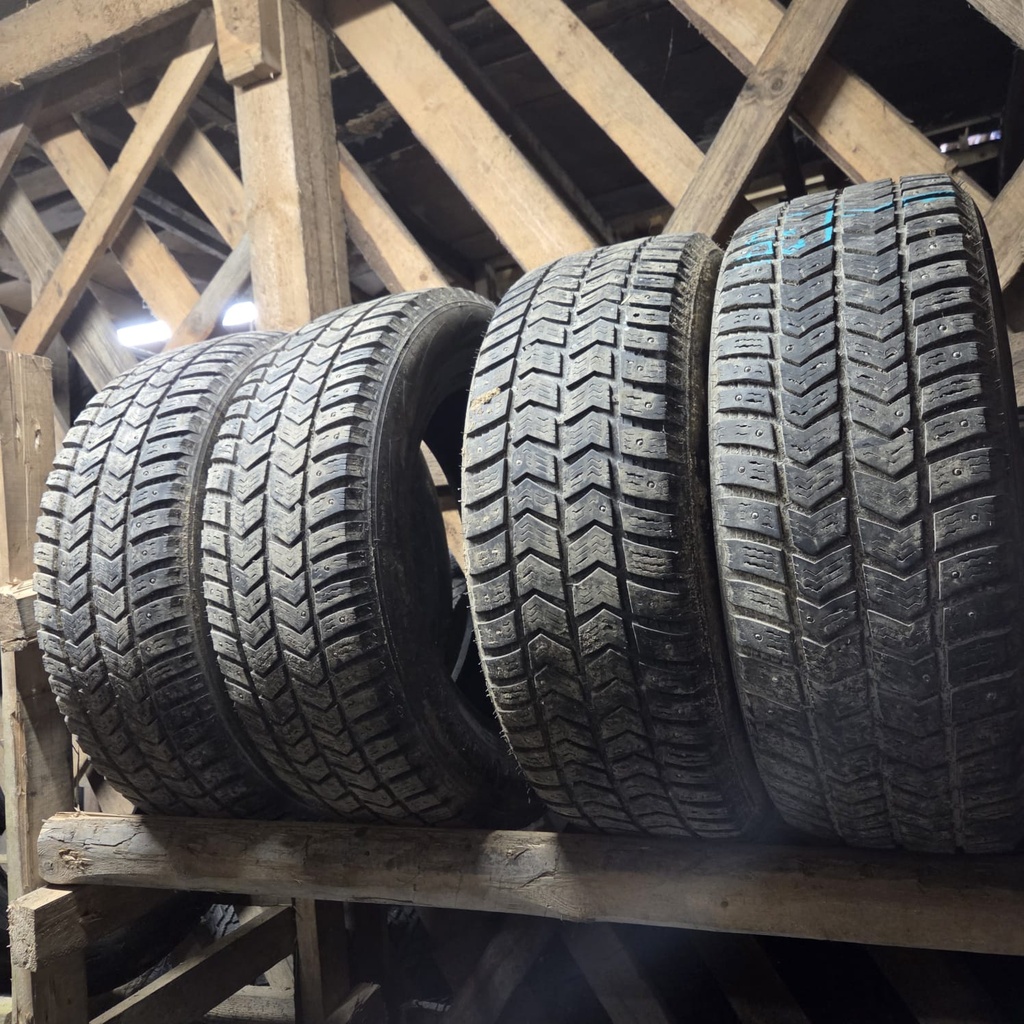 205/60R16 96T XL Vredestein Arctrac Käytetty nastarengas 4-5,5mm DOT-13