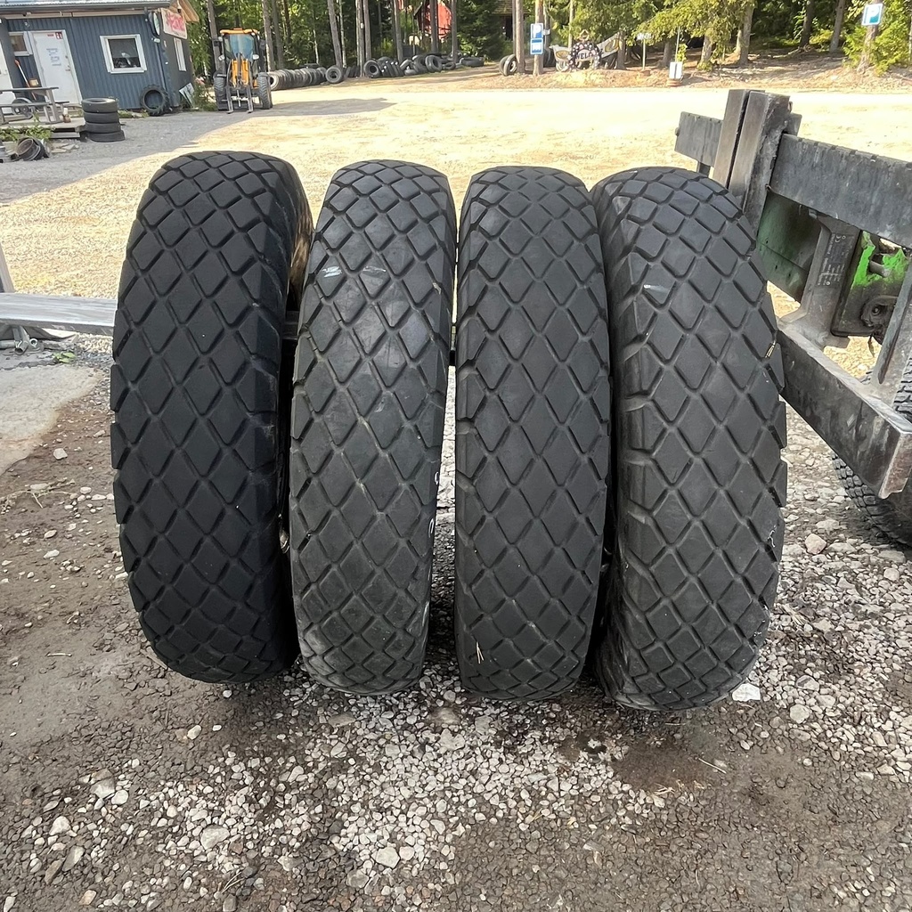 13.00-20 16PR Goodyear All weather Käytetty työkoneen rengas 8mm