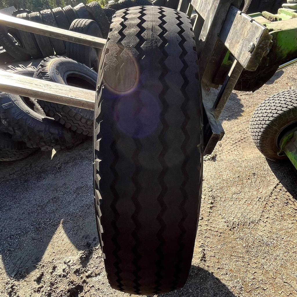14.00-20 18PR FireStone Phoenix Käytetty KA-rengas Trailer 12mm (Vanha)