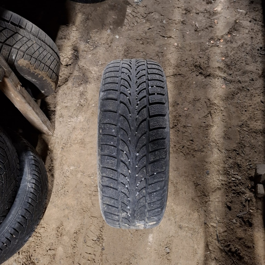 205/60R16 92H Nokian WR Käytetty kitkarengas 5mm DOT-06
