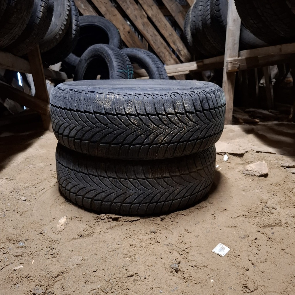 205/60R16 96T Goodyear Ultragrip Ice 2 Käytetty kitkarengas 4,5-5mm DOT-14