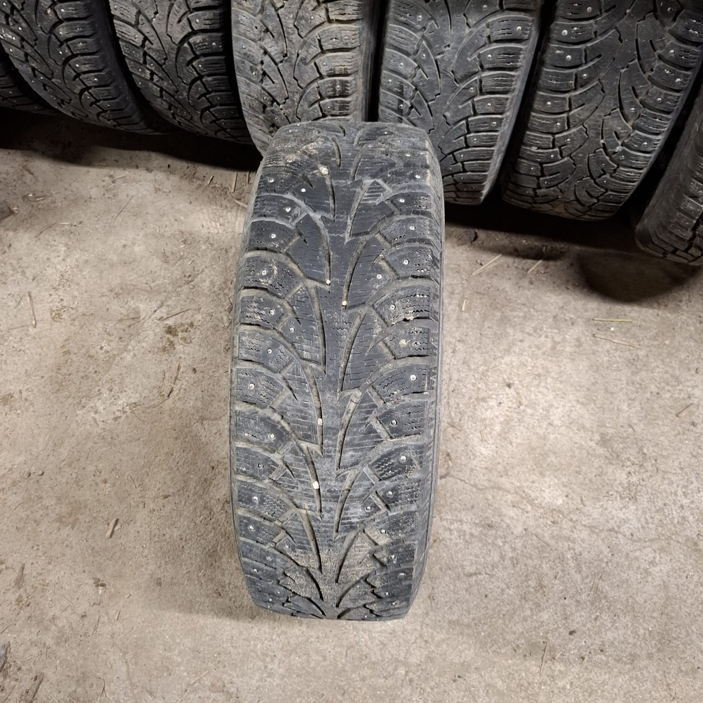 215/65R16 98T Hankook Winter I*Pike Käytetty nastarengas 6mm DOT-09