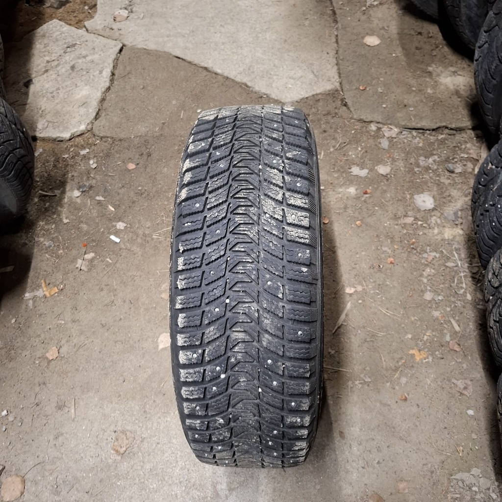 215/65R16 102T XL Michelin X-Ice North 3 Käytetty nastarengas 6,5mm DOT-17