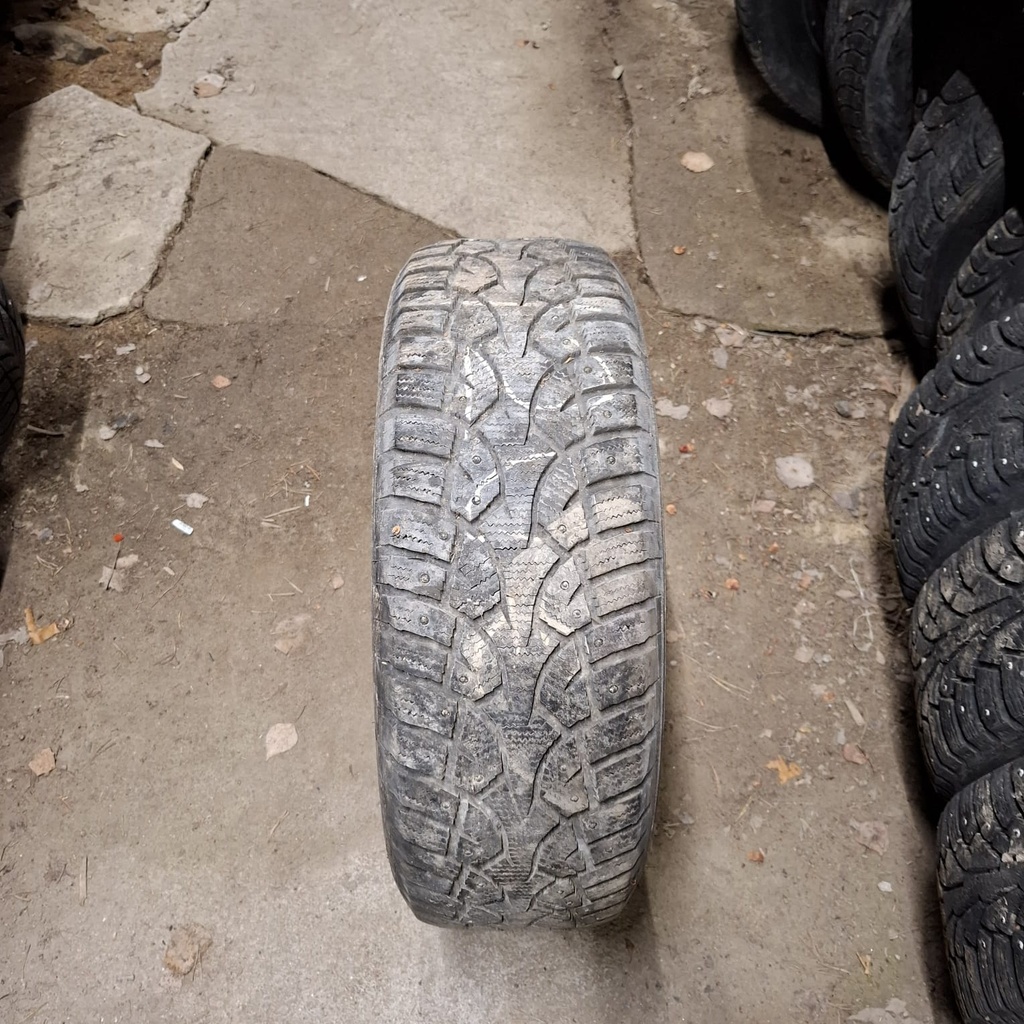 215/65R16 98Q Gislaved Nord Frost 3 Käytetty nastarengas 7mm DOT-06